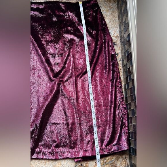 Gorgeous skirt. Sparkle and soft. - Picture 4 of 7